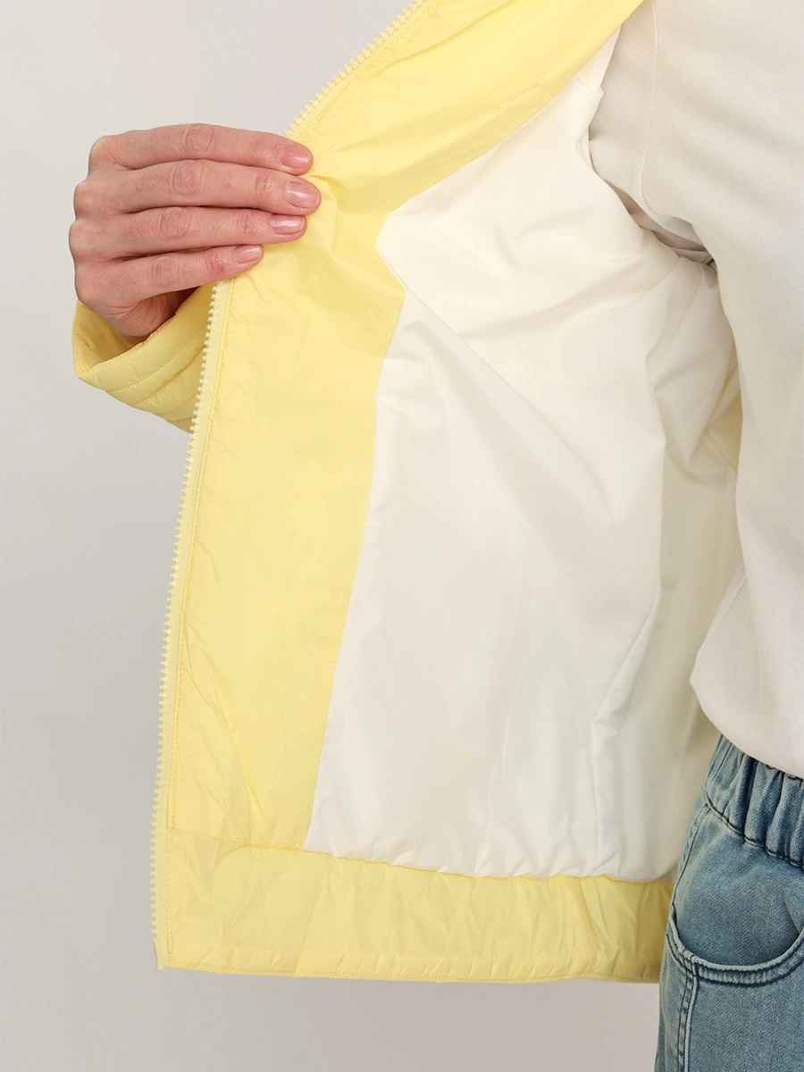 Куртка лимонного цвета на легком утеплителе